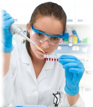 Investigadora-biomedica-laboratorio